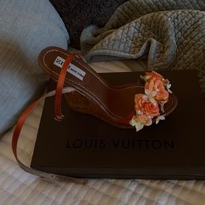 Fairy shoes super cute floral shoes from zigi New York original $85